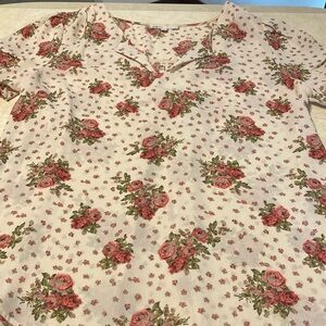Women’s size small floral short sleeve blouse